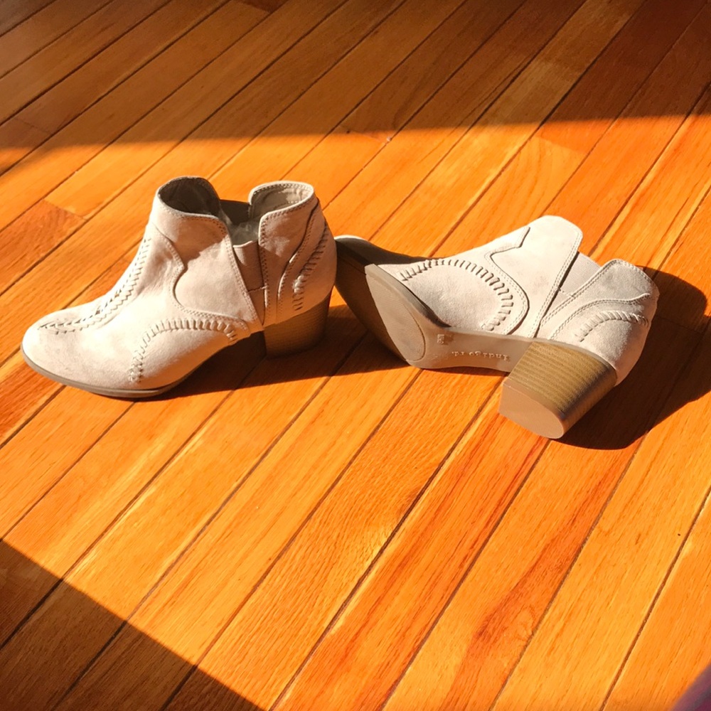 Booties. - Picture 2 of 2